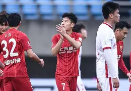 精准点球锁定胜局,球队士气大振什么意思